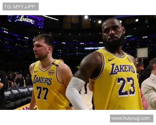 湖人经理透露续约詹姆斯事宜,球迷热议